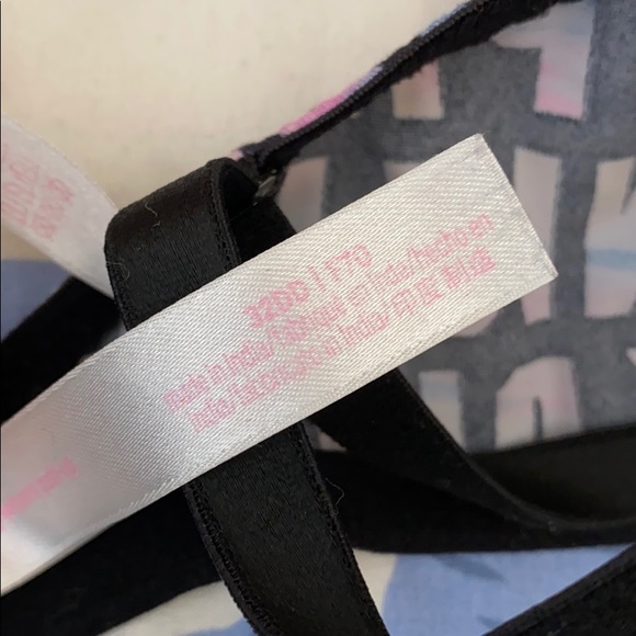 Pink bra - Picture 3 of 4